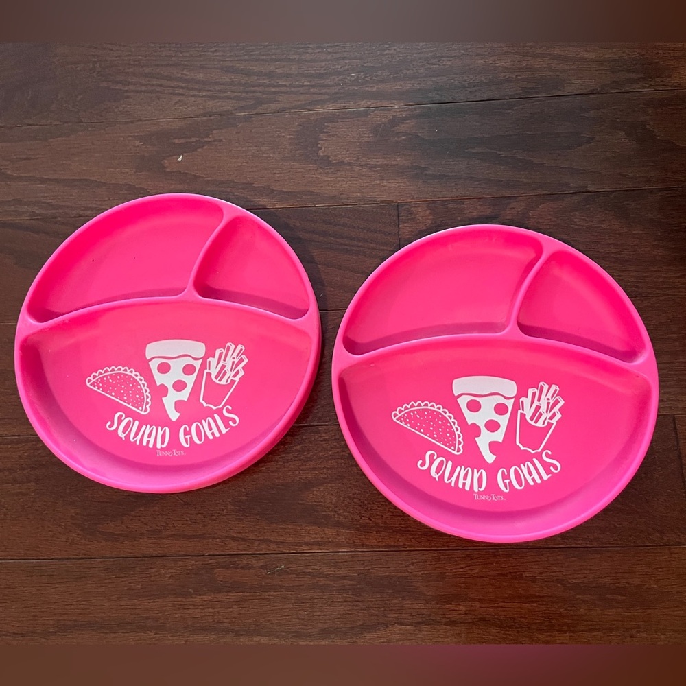TWO BELLA TUNO TOTS SUCTION PLATES